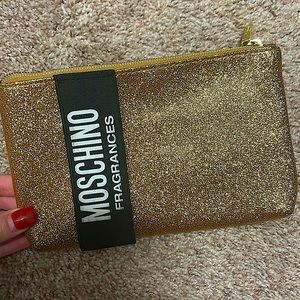 moschino clutch | wallet